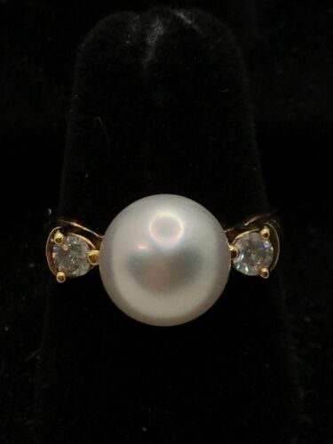 18K Yellow Gold Cultured Freshwater Pearl & 0.24CT