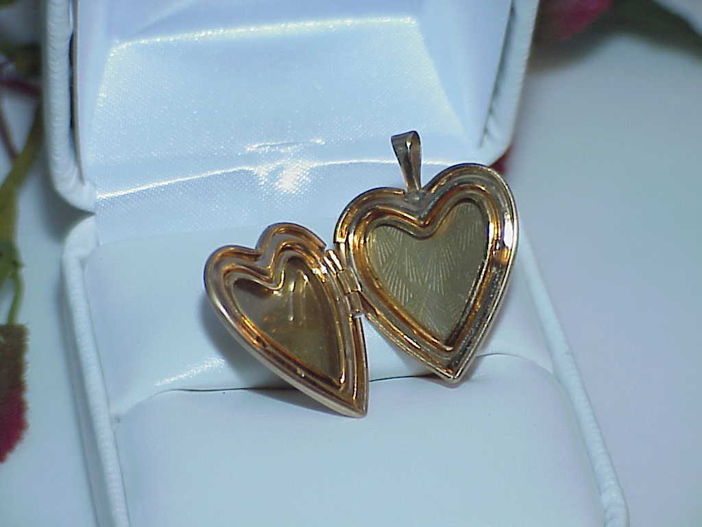 VINTAGE MOM HEART LOCKET 14K GOLD FILLED RAISED S… - image 5