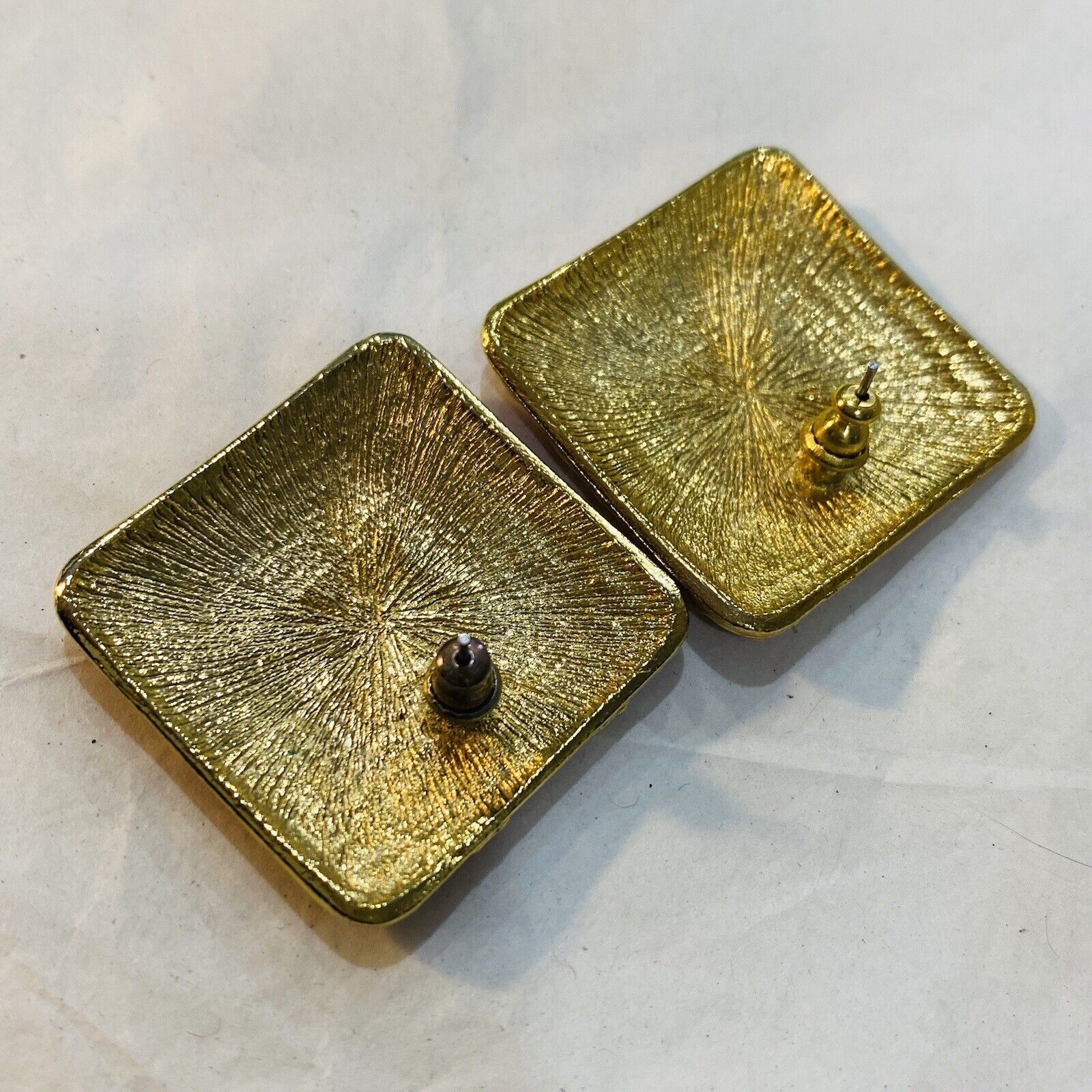 Vintage Pierced Earrings Goldtone Squares Red Ena… - image 6