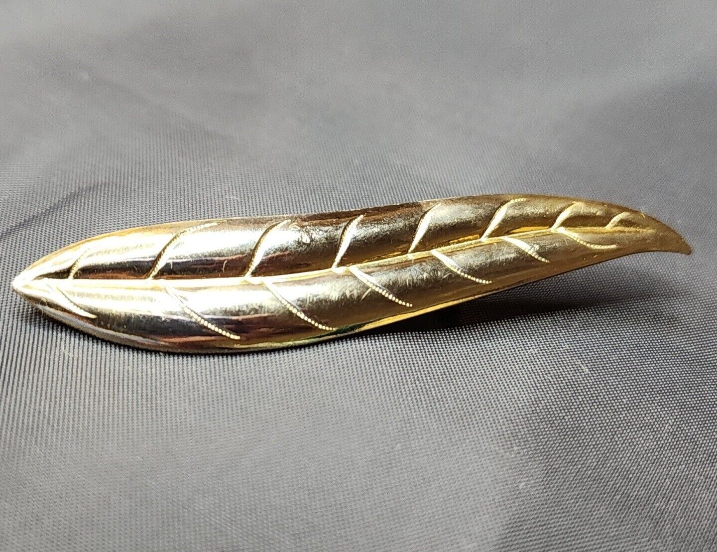 Vintage Signed Sarah Cov Goldtone Leaf Brooch - image 3