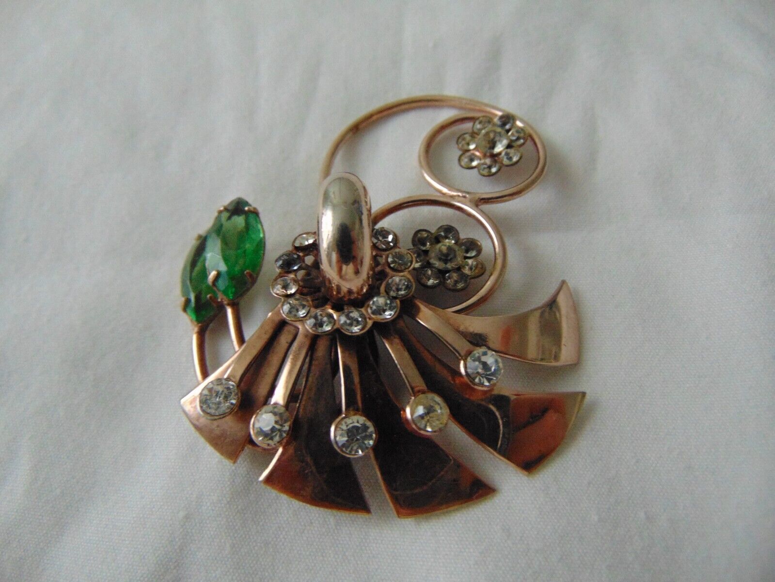 1930s unsigned Coro crystals green navettes spray… - image 2