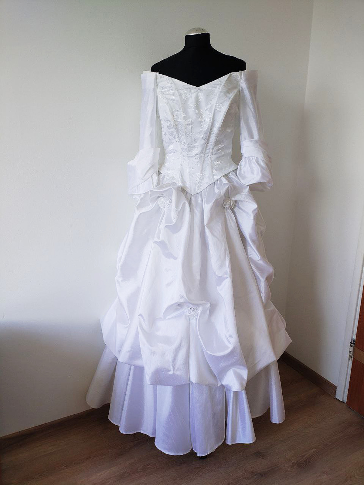 Vintage wedding dress Victorian style Full skirt … - image 13