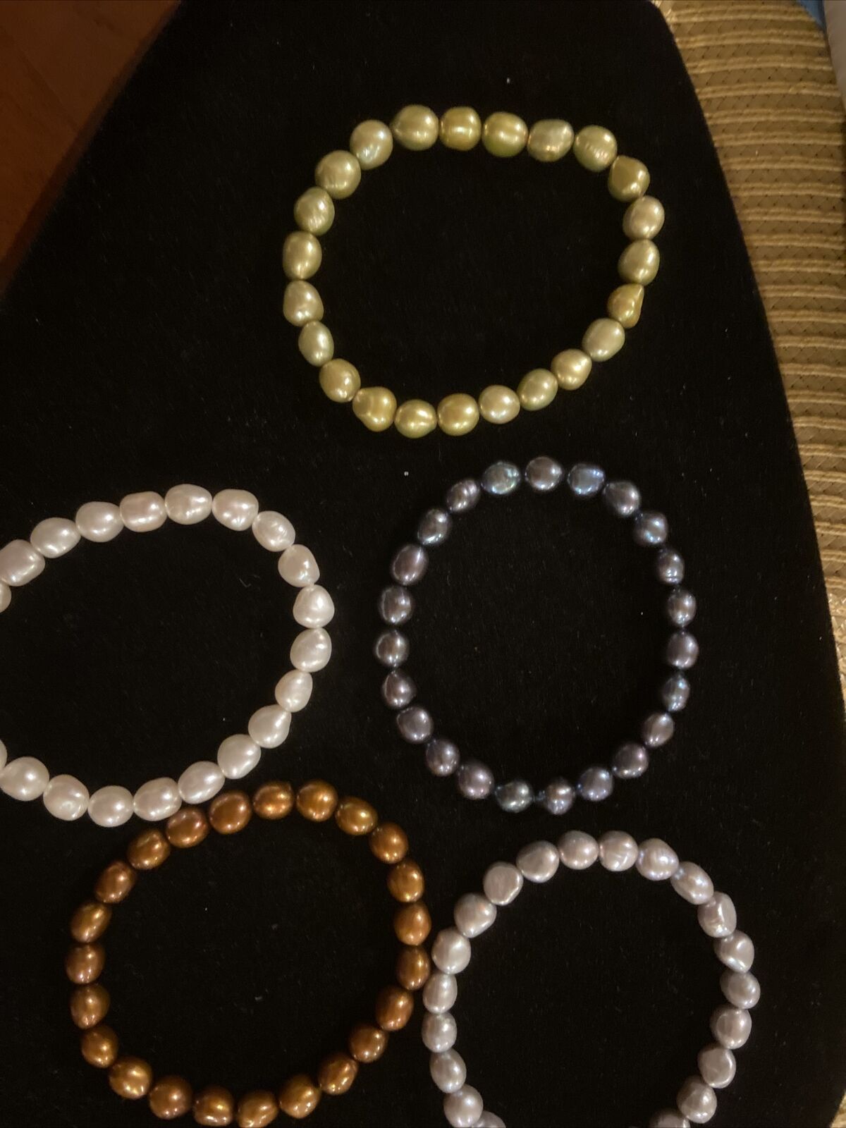 Lot of 5 beaded stretchable bracelets. - image 4