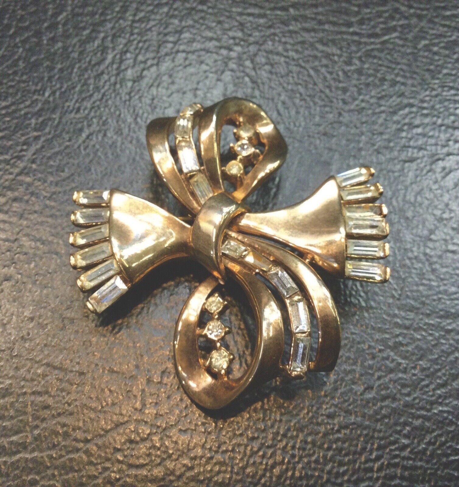 Gorgeous Early Crown Trifari Patent Pending Brooch - image 3