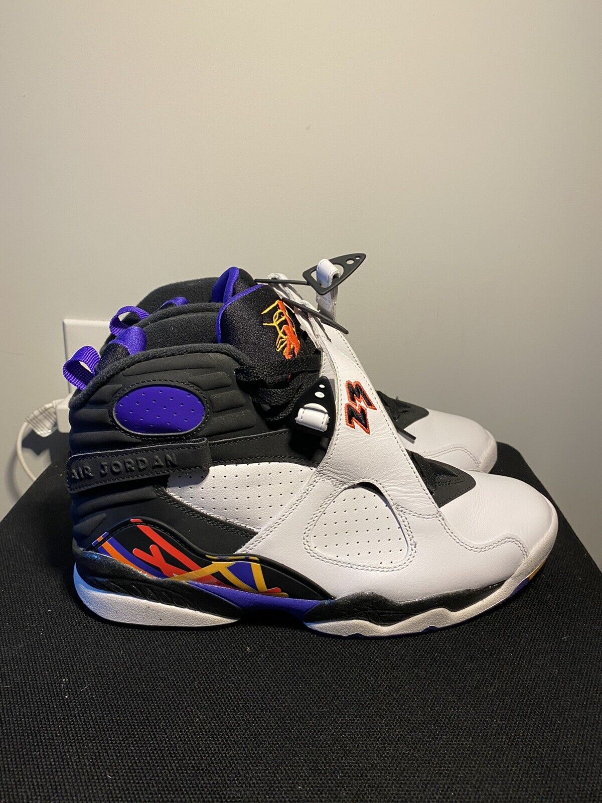 Jordan 8 Three peat size 8 - image 4