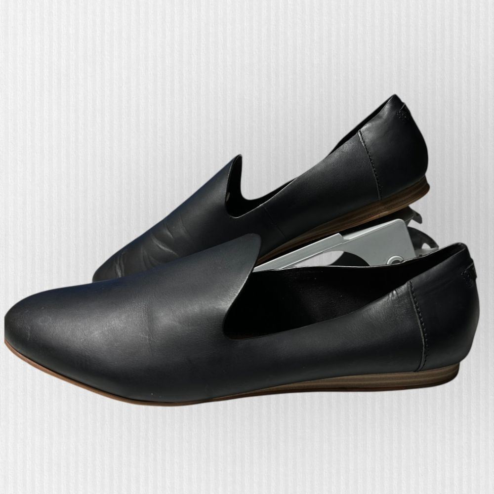 TOMS Darcy Slip-On Women's flats. Vegan leather s… - image 2