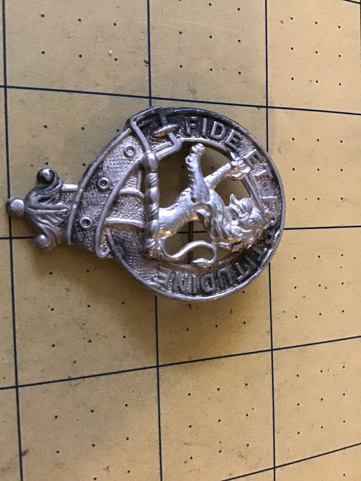 Fide Et Fortitudine Pin Or Lapel - image 2