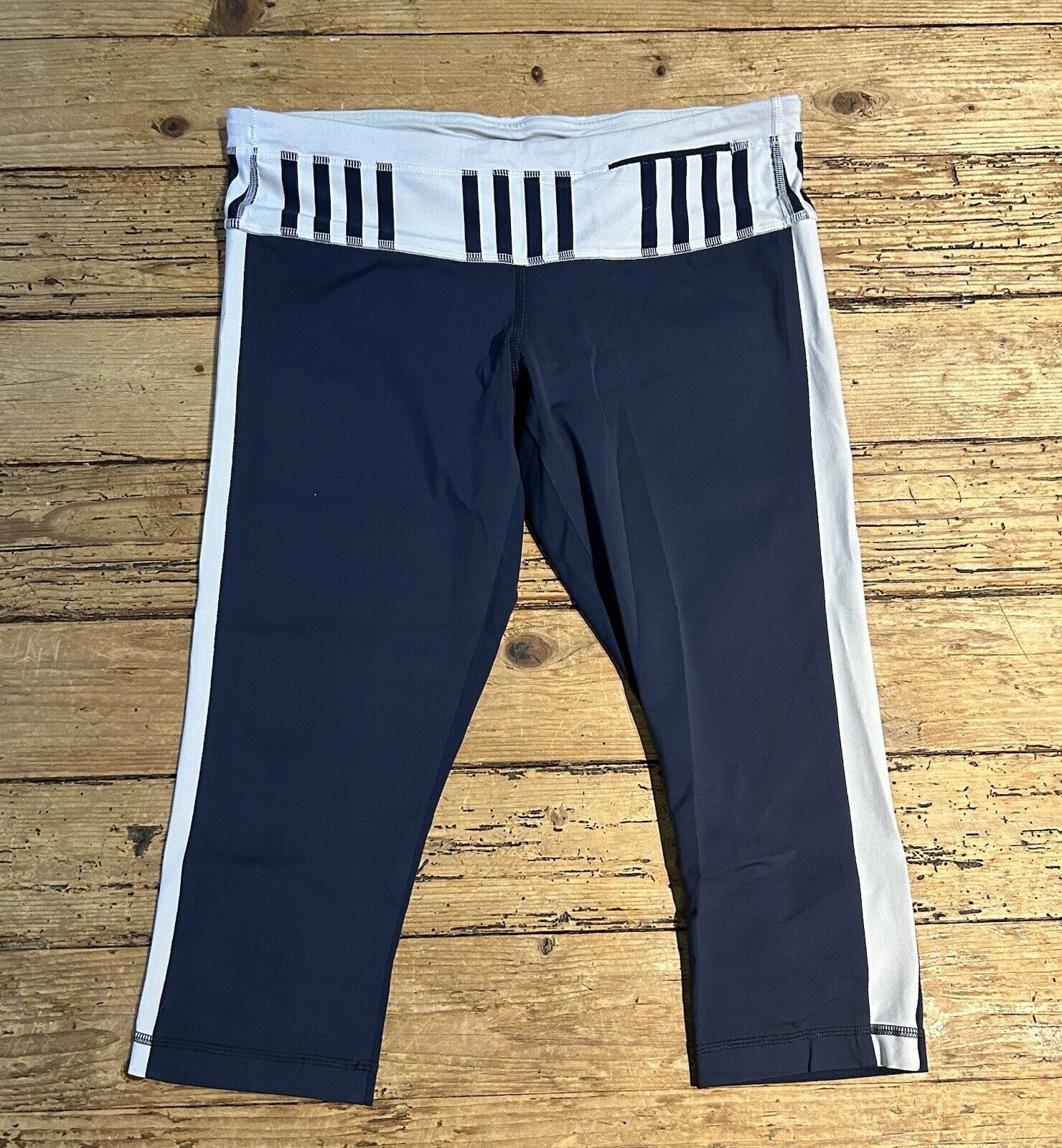 Lululemon Women’s Size 8 Inkwell Ocean Stripe Pro… - image 1