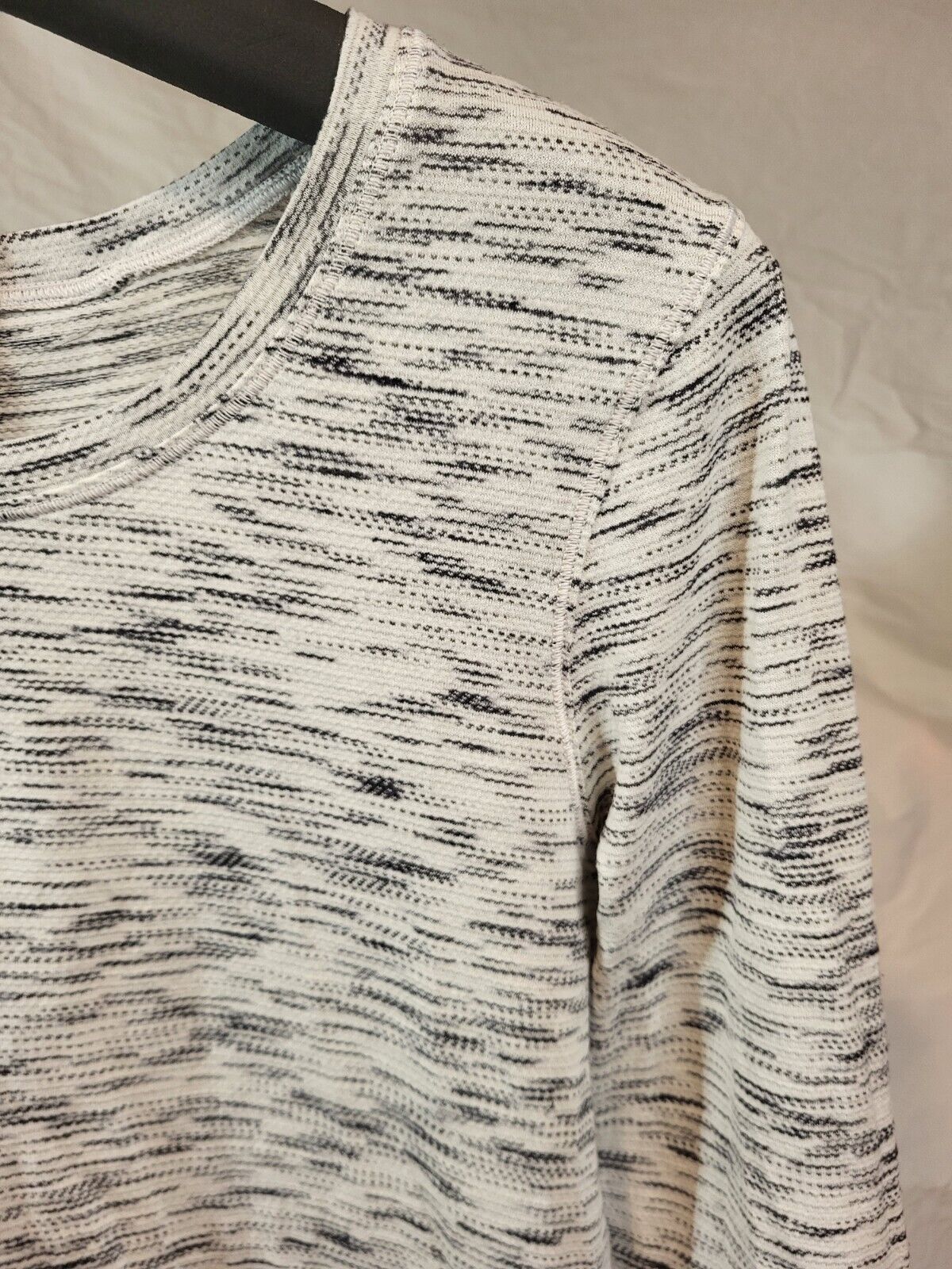 Lululemon Top Women's 6 Heathered Grey Beat The H… - image 2