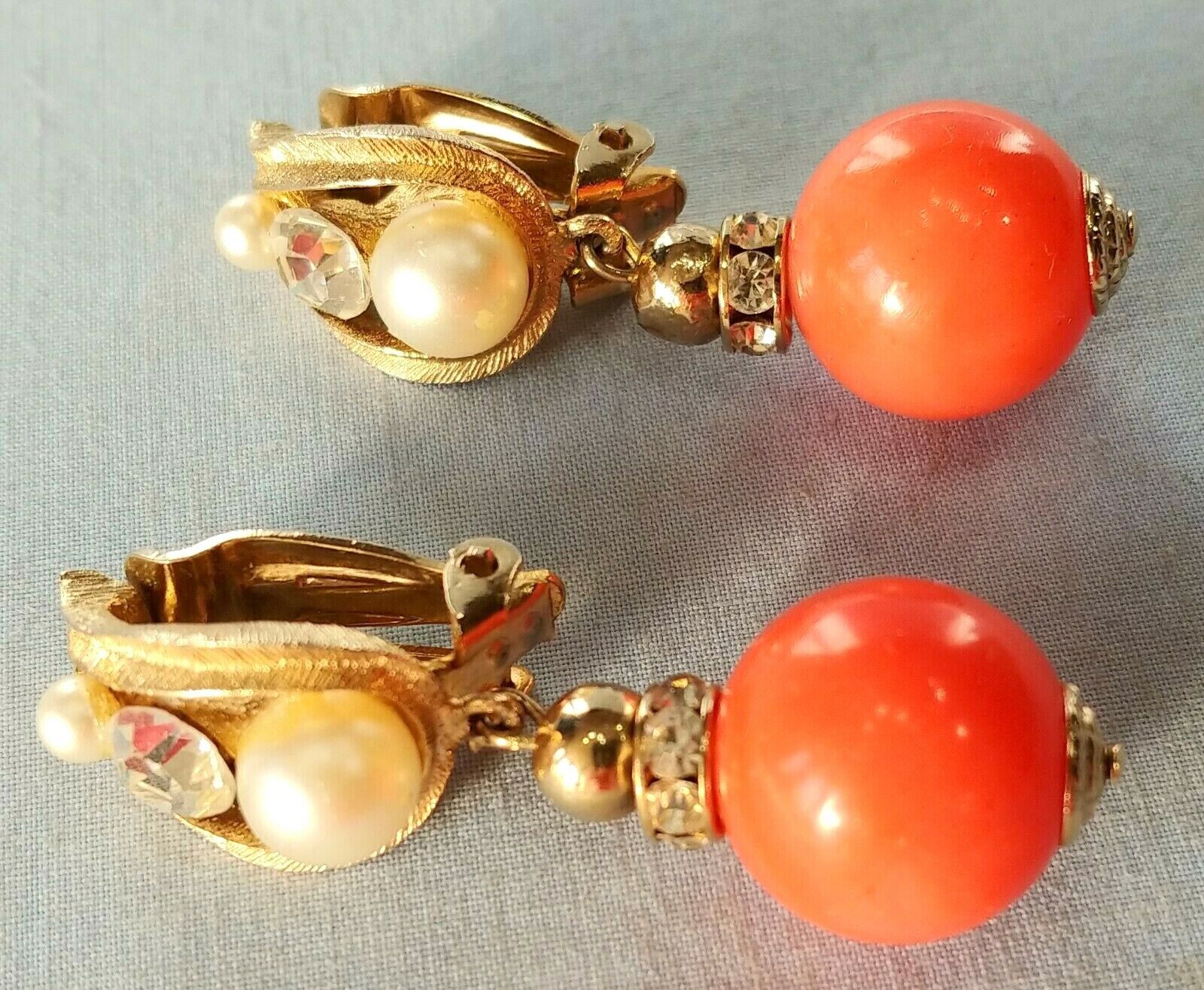 Vintage Clip Earrings Drop Dangle Lucite Coral Be… - image 5