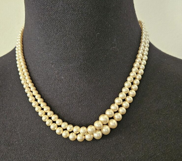 Vintage Faux Pearls Lot Of 4 Strands Of  Graduate… - image 8