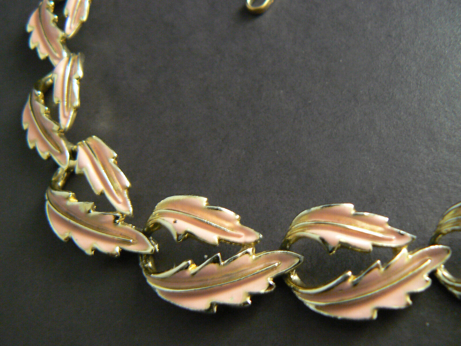 Vintage Necklace Choker Gold Tone Pink Enameled L… - image 4