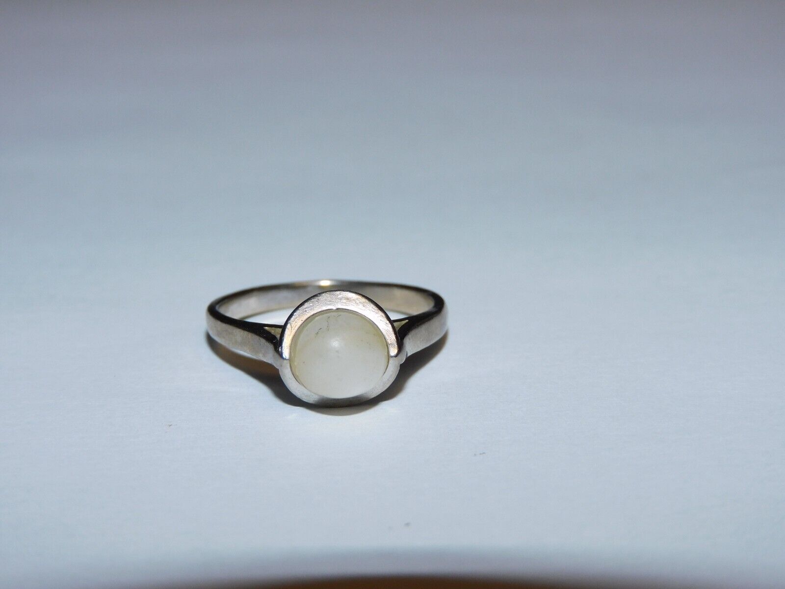 MODERN SOLID 10 K WHITE GOLD  RING SIZE 5.75 - image 1