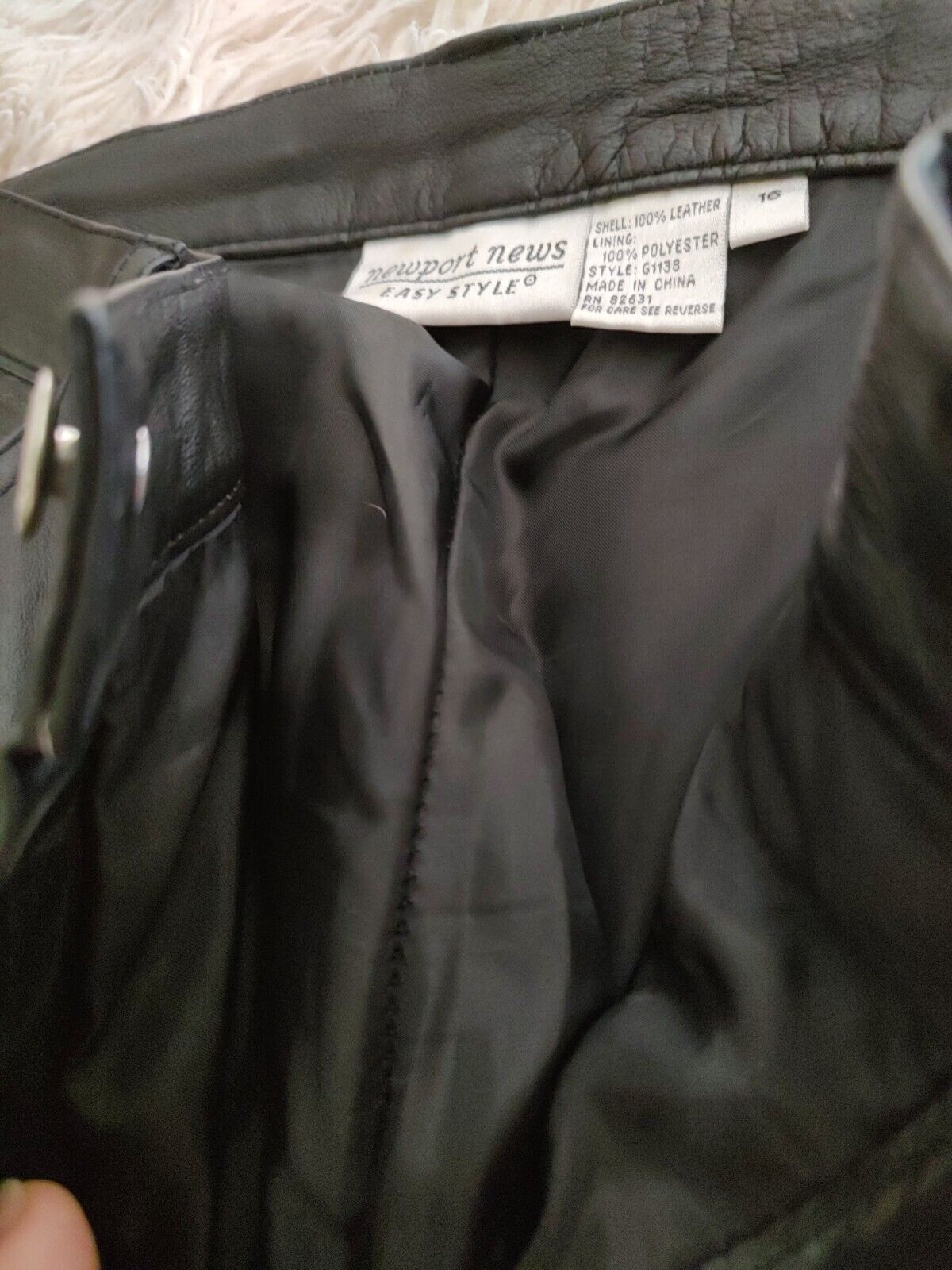 Newport News Women's Black 100% Leather Jacket & … - image 2