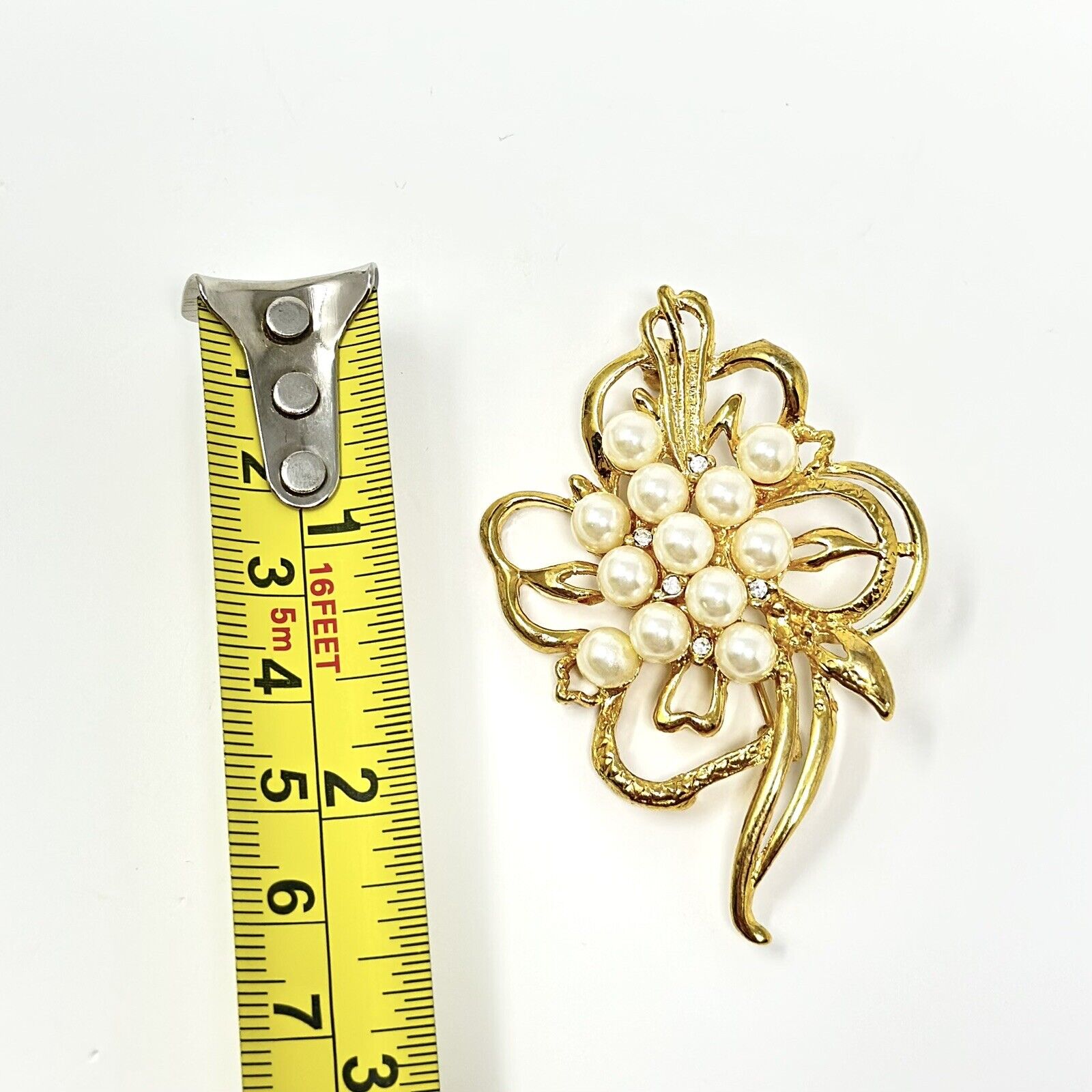 Vintage Gold Tone Faux Pearl Brooch - image 3