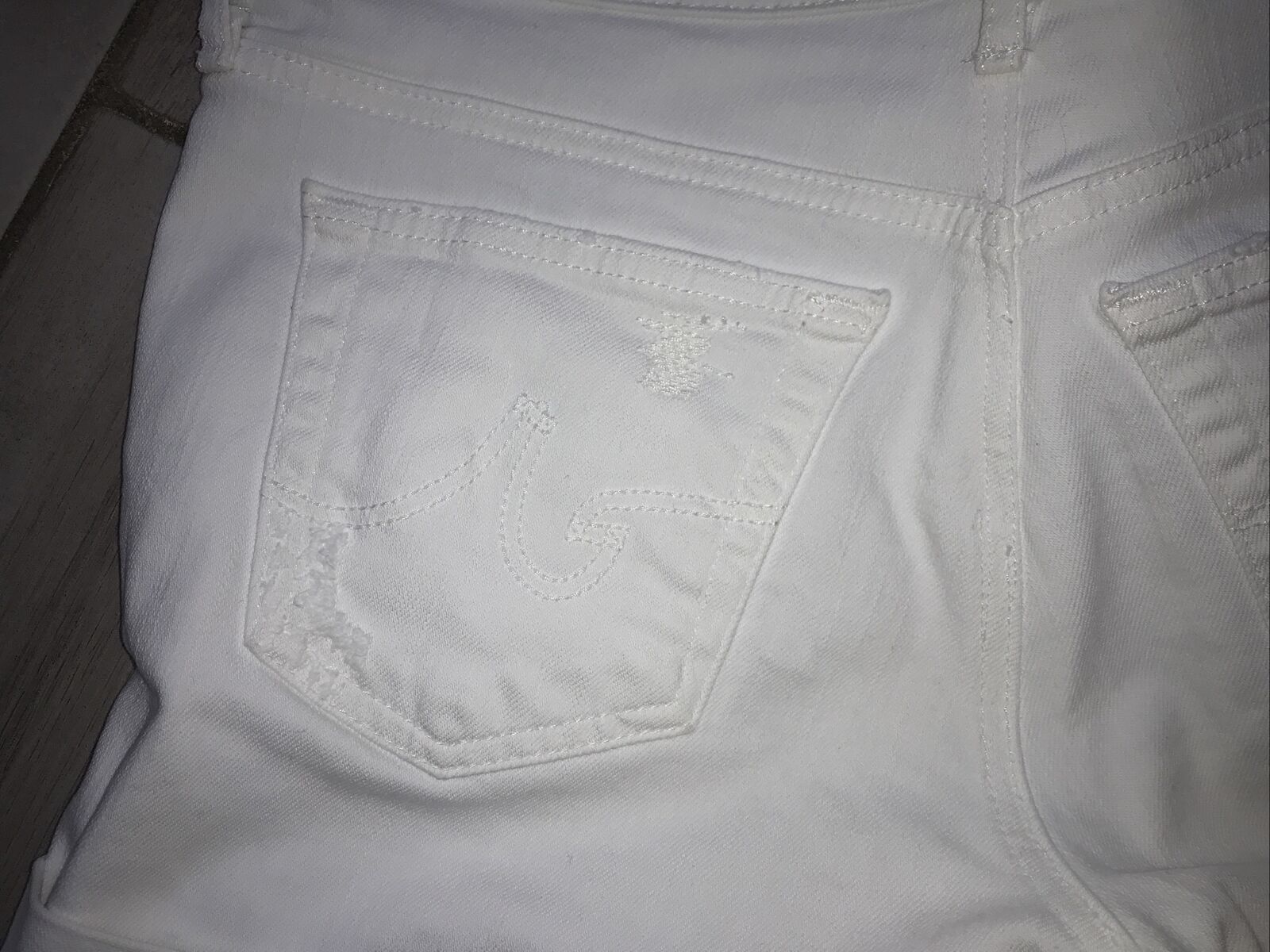 AG women's white shorts. Size: 26 - image 6