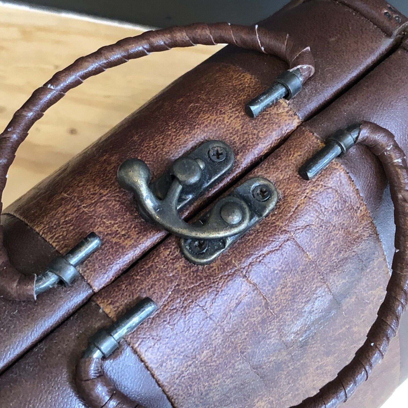 Vintage Small Leather Handbag Purse Hinged With W… - image 2