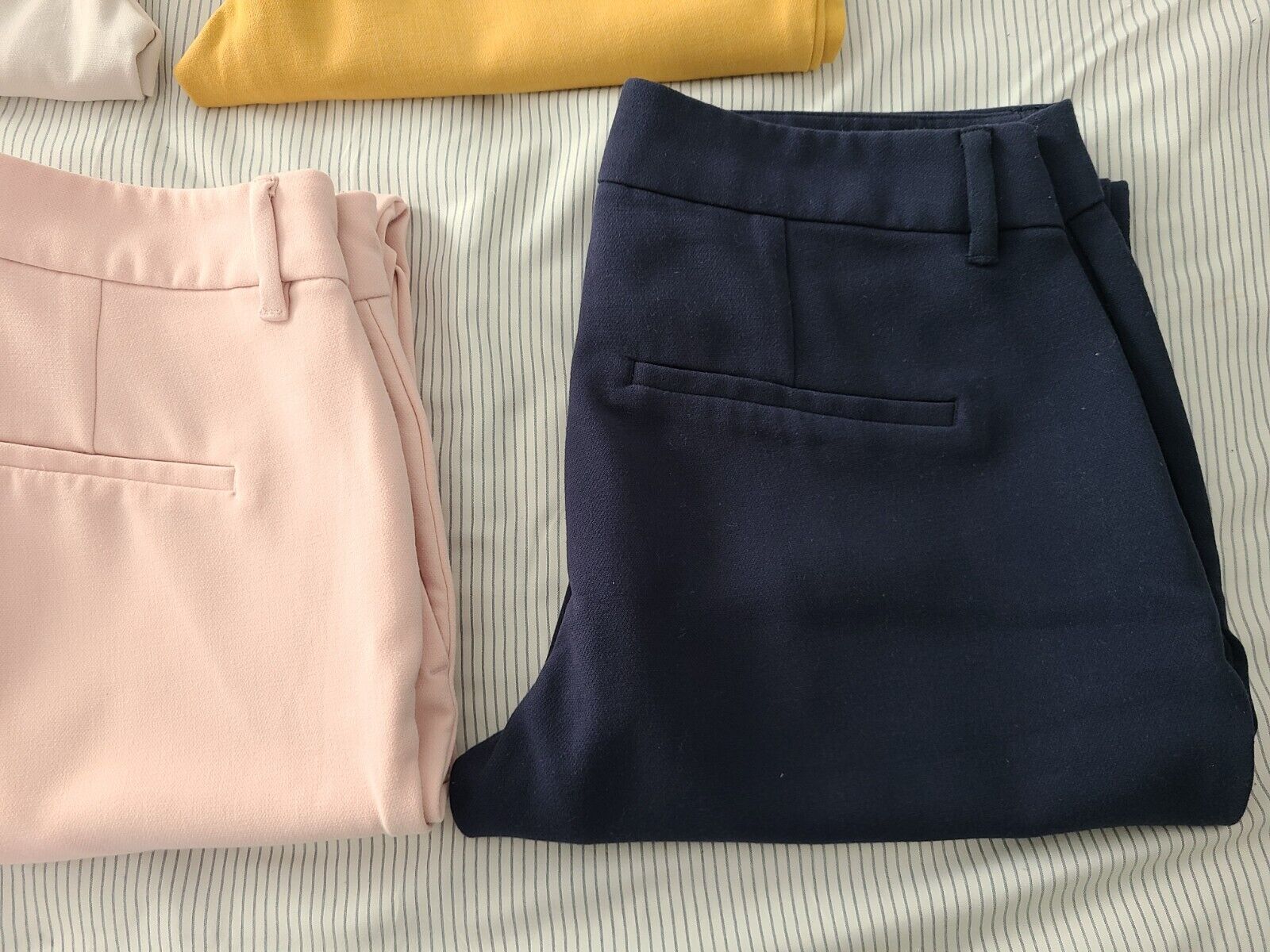 Lot Of 5 Old Navy Women's Harper Mid Rise Capri P… - image 4