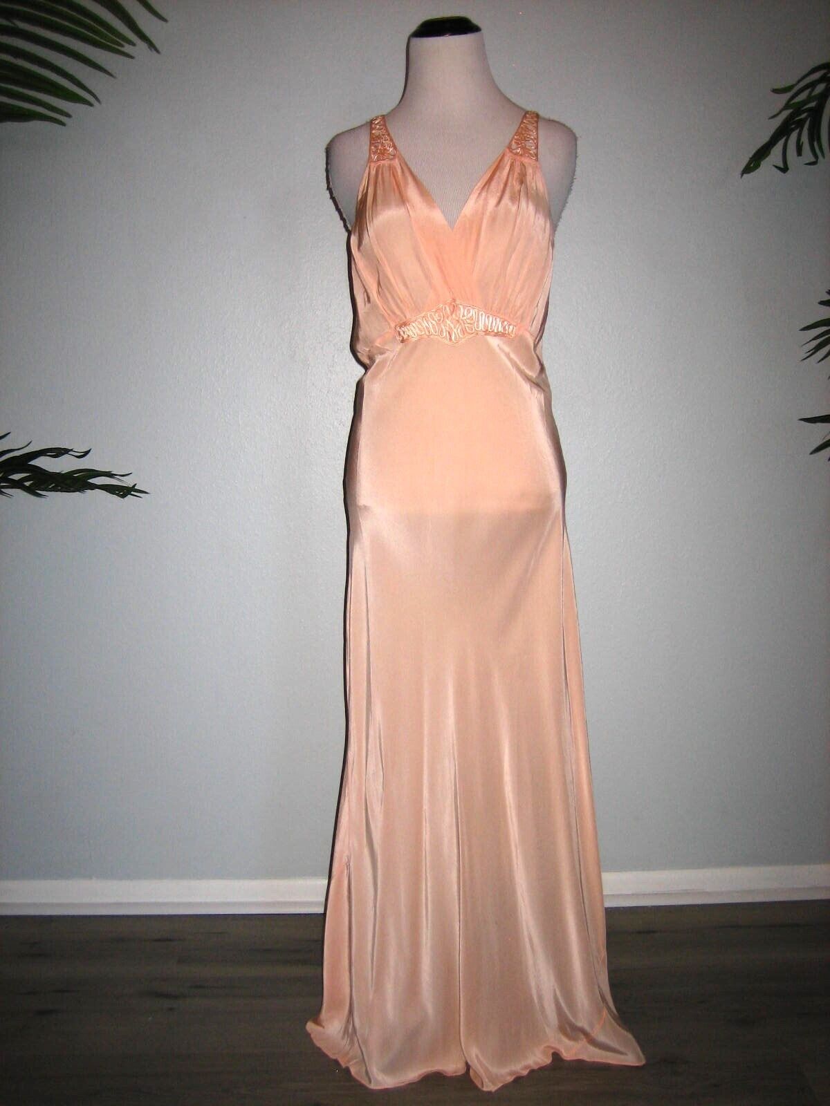 Lg. 1930's-40's,Silk,long vintage nightgown,peach… - image 6