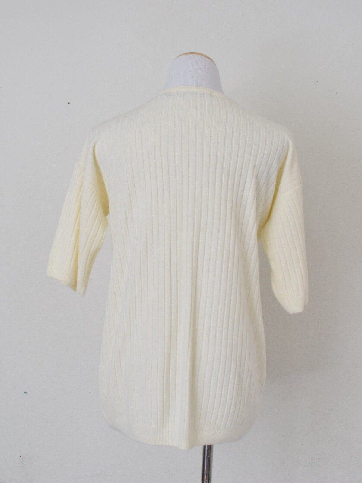 Vintage 80s/90s Beige Acrylic Knit Pullover Top |… - image 3