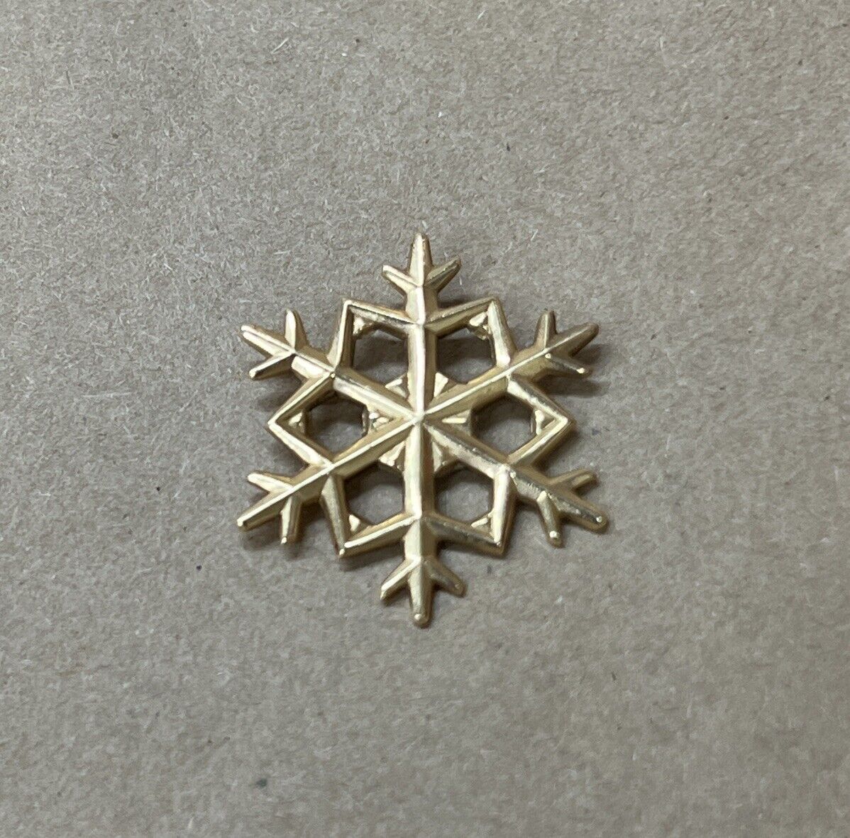 Gorham 14K Yellow Gold Snowflake Pendant 1980 3.4g - image 1