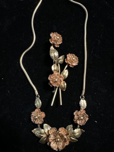 VTG Rose Gold And Gold Tone Flower  Necklace And … - image 1