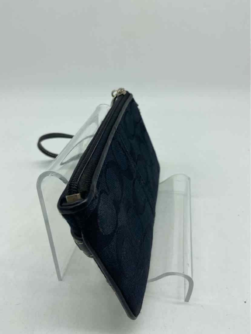 Pre-Owned Coach Black Wristlet Wristlet - image 15