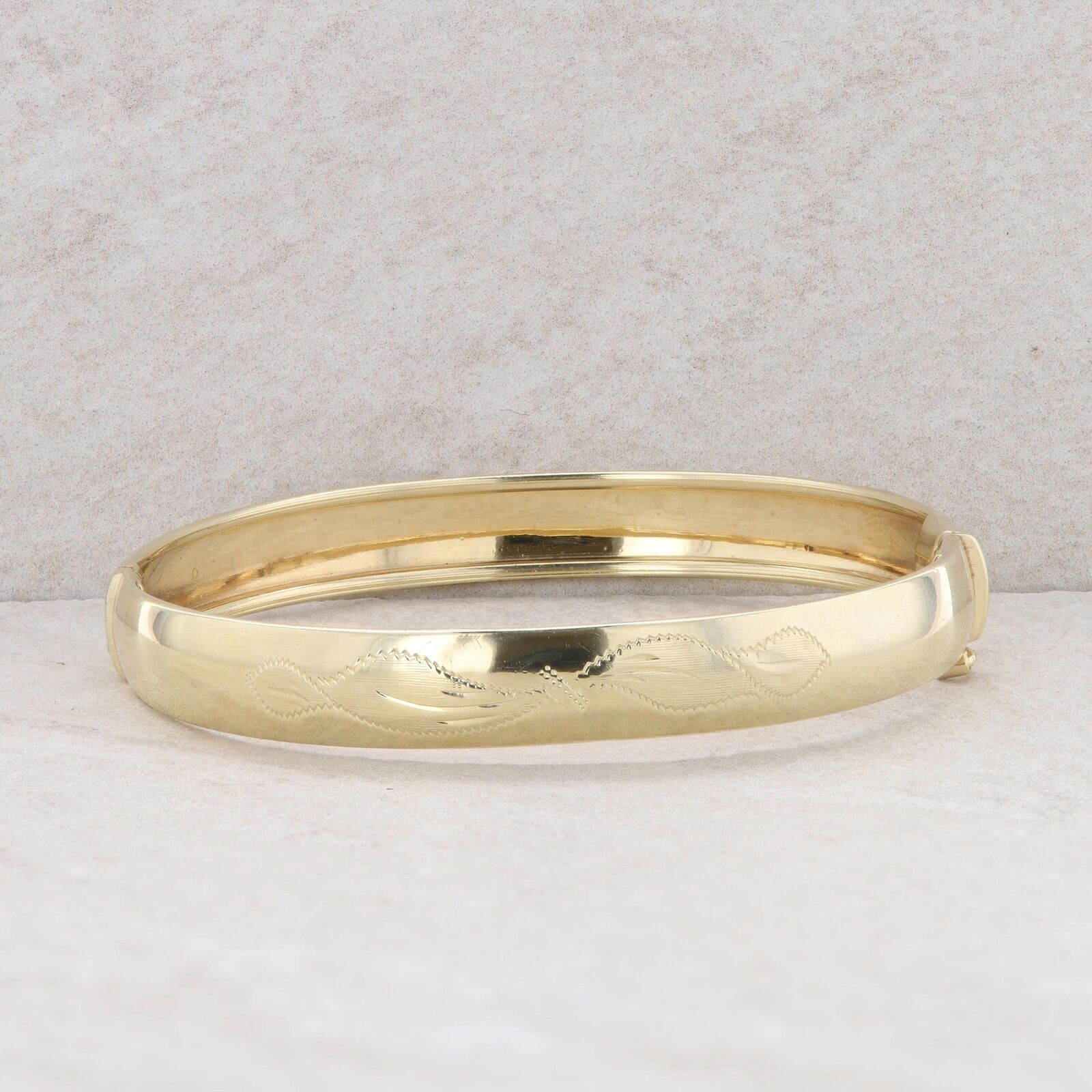 14k Yellow Gold Hinged Etched Polished Bangle 12.… - image 1