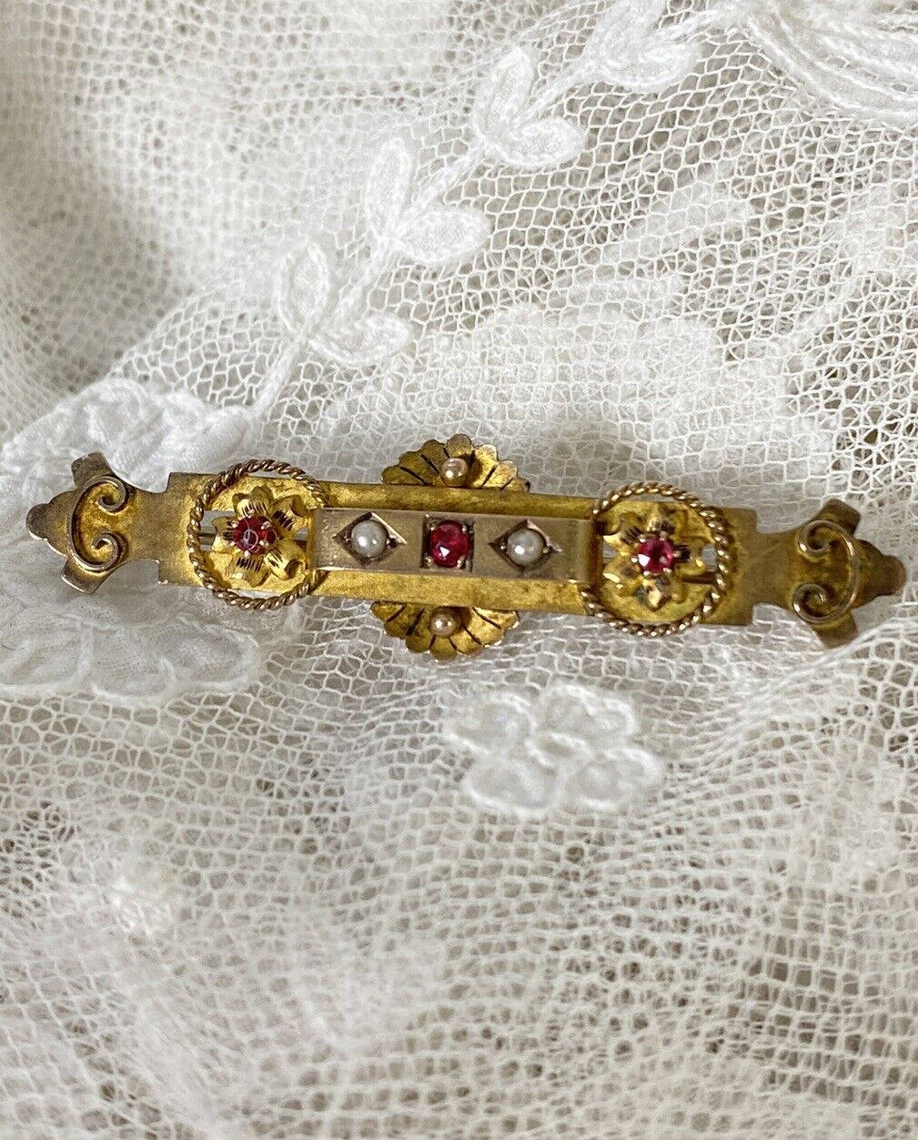 Antique Victorian Etruscan Revival Brooch, 9ct Go… - image 1