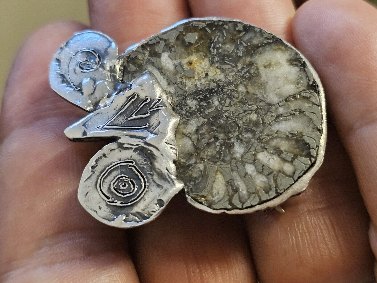 Vintage Sterling Silver Brooch Pin with Ammonite. - image 3