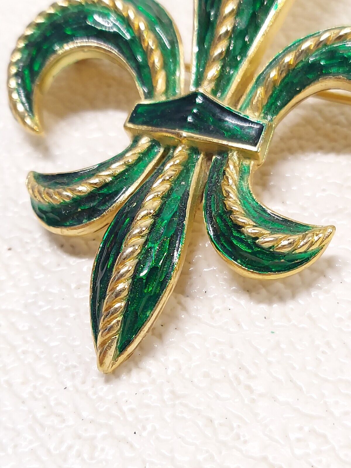 1960's Trifari green snake skin Enamel Fleur de L… - image 4