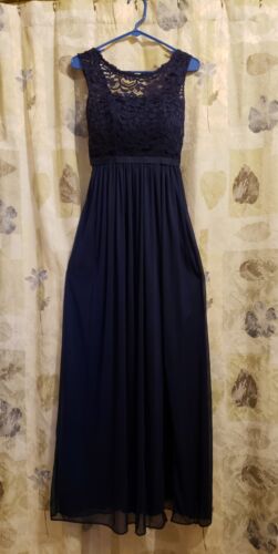 Beautiful Midnight Blue David’s Bridal Dress Size 