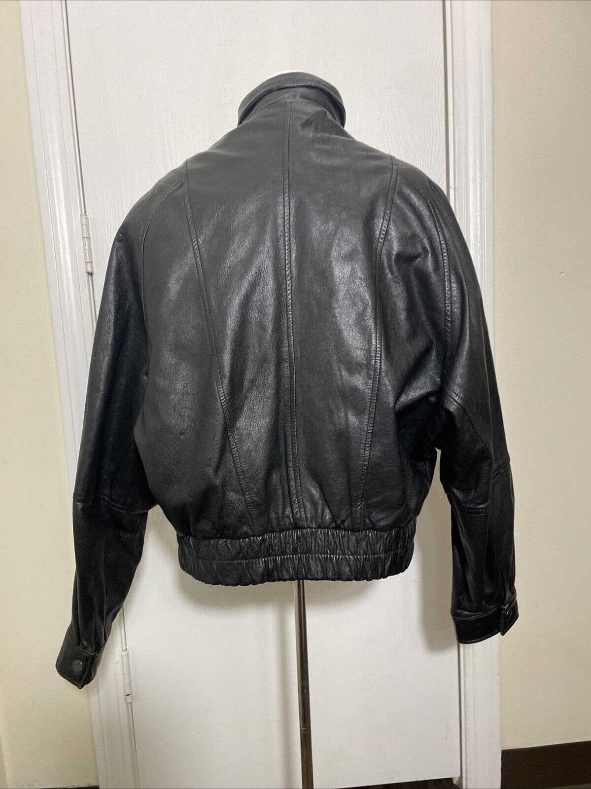 Wilsons Women's Vintage Cropped Black Leather Bik… - image 4