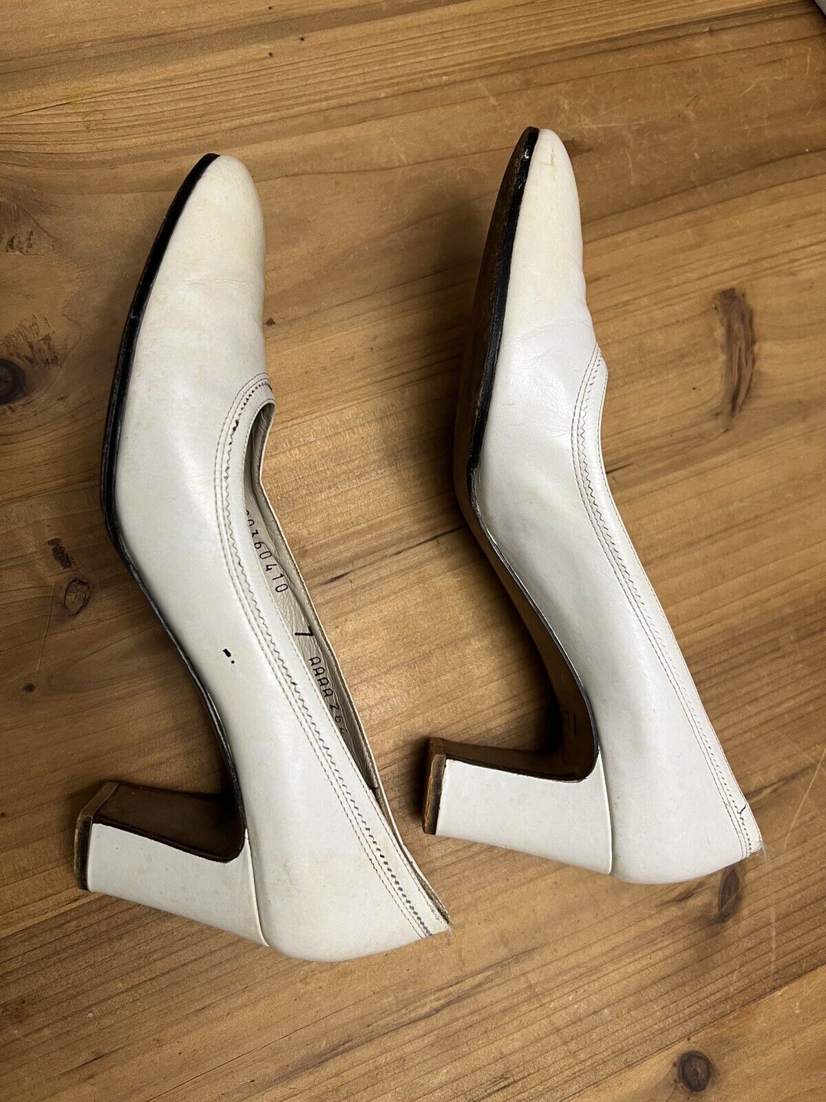 Vintage Salvatore Ferragamo Low Heel Pumps for Sa… - image 3