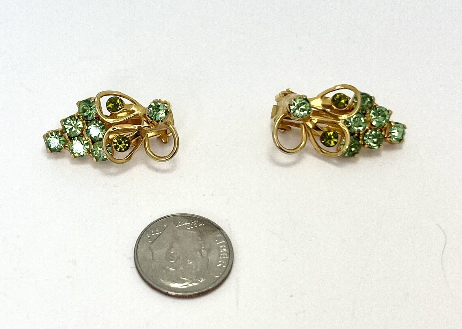 Vintage Uranium Glass Clip On Earrings V95 - image 5