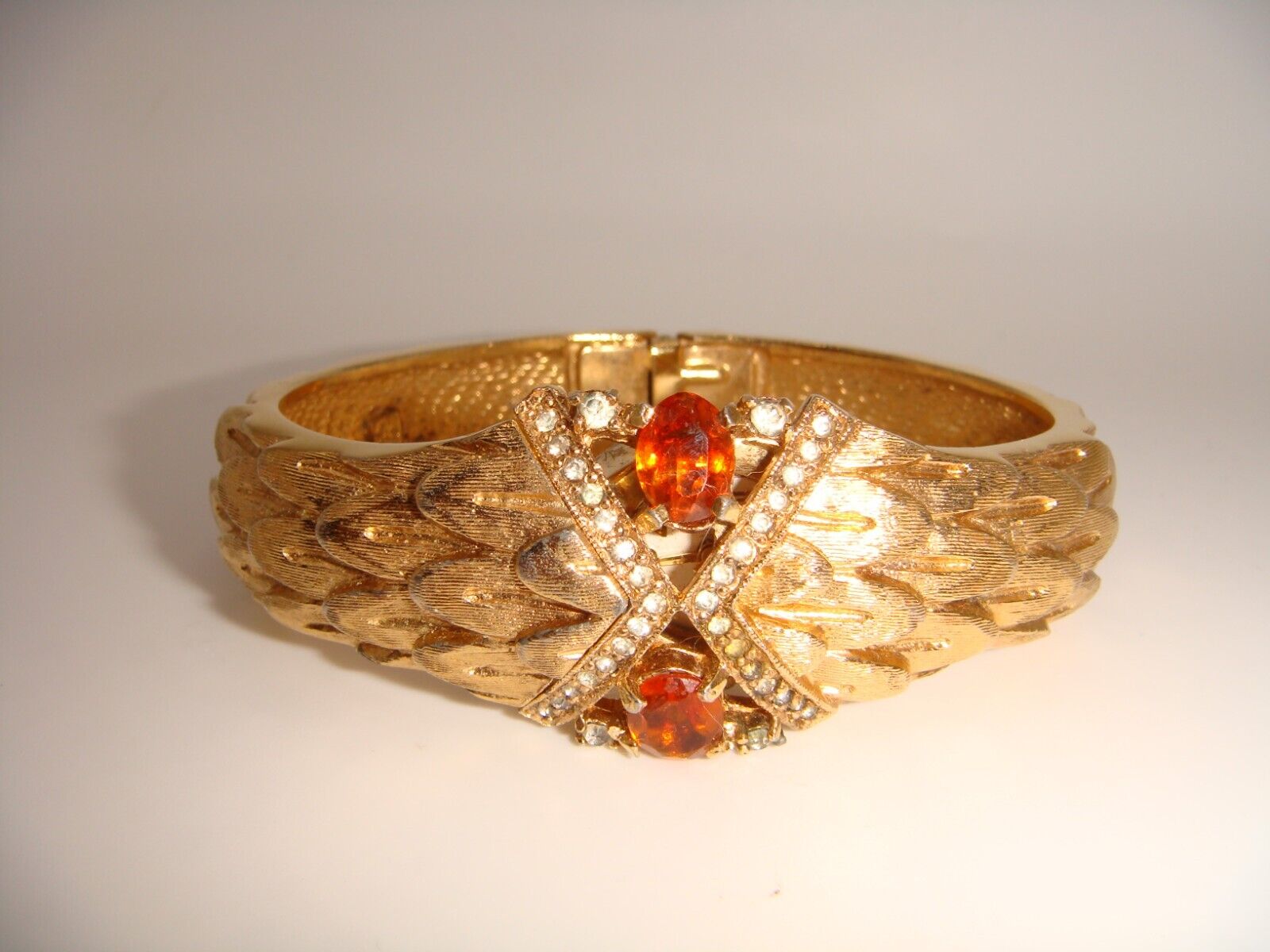 VINTAGE SIGNED NORMAN GOLD TONE BRACELET BANGLE W… - image 1