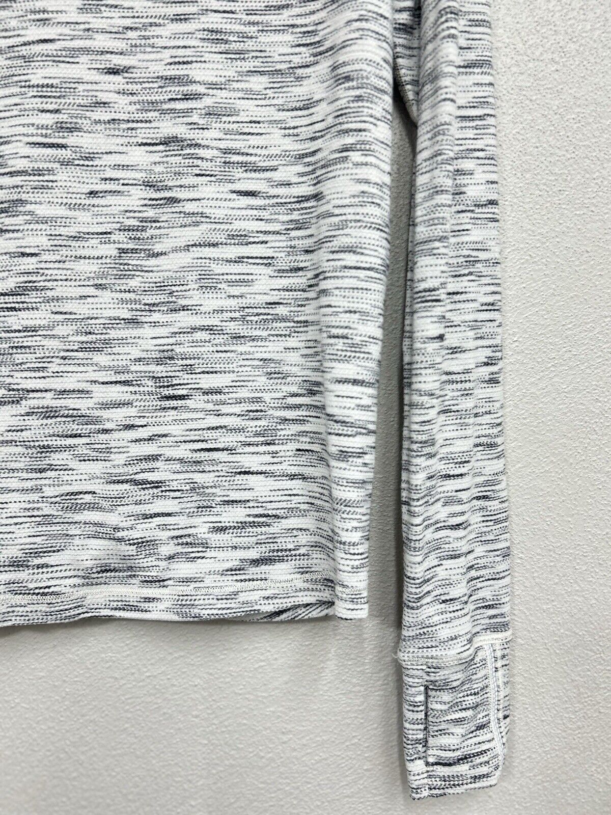 Lululemon Beat The Heat Top Size 6 Back Tie Long … - image 9