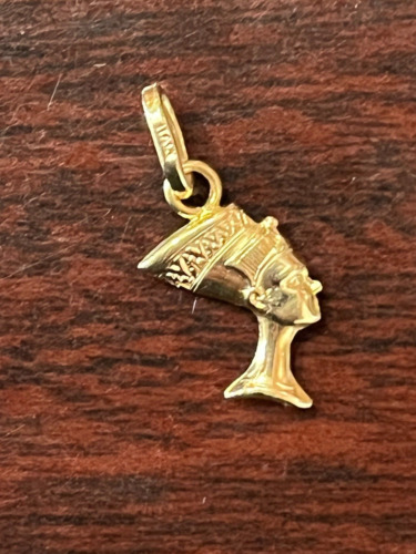 14K Yellow Gold Queen Nefertiti Pendant .7 Grams - image 1