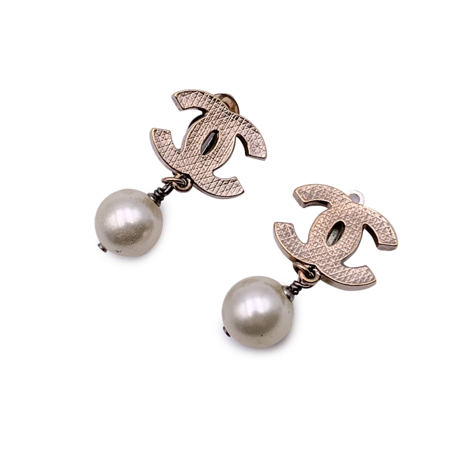 Authentic Chanel Silver Metal CC Logo Pearl Drop … - image 1