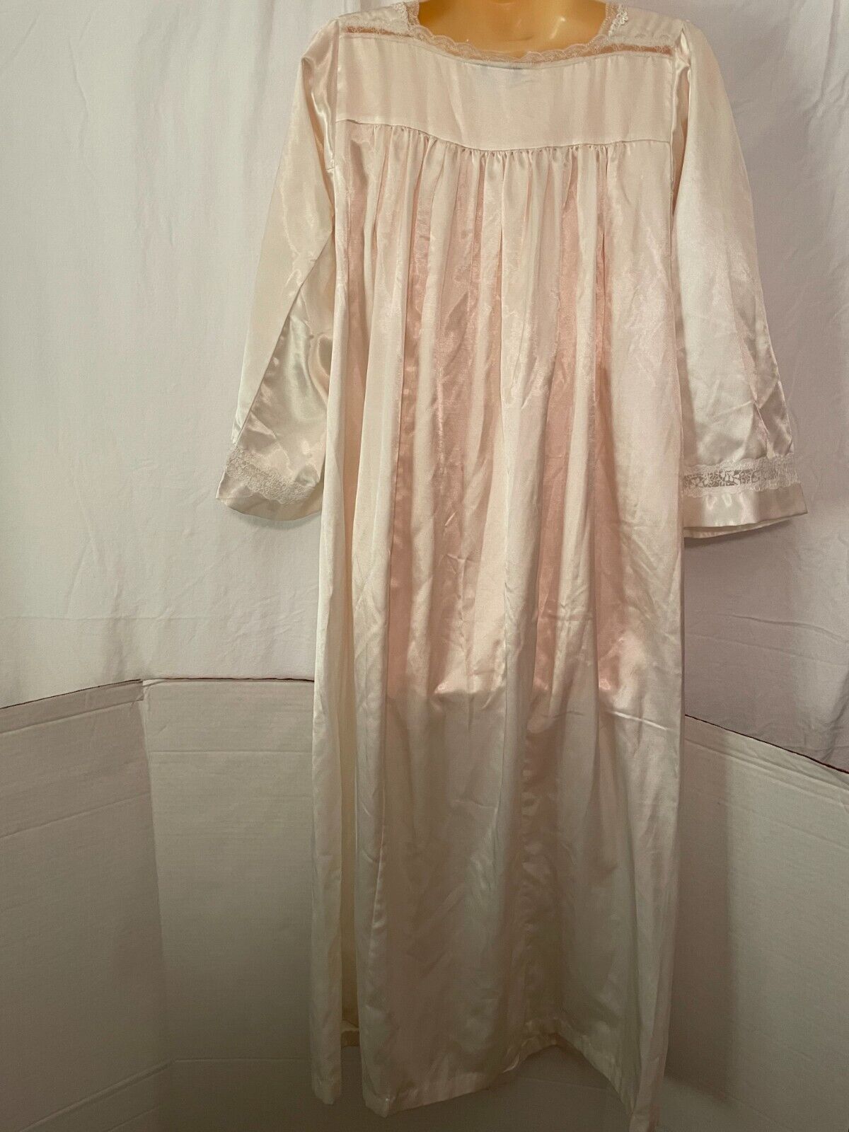 Vtg CHRISTIAN DIOR SATIN Long Nightgown Gown Shin… - image 4