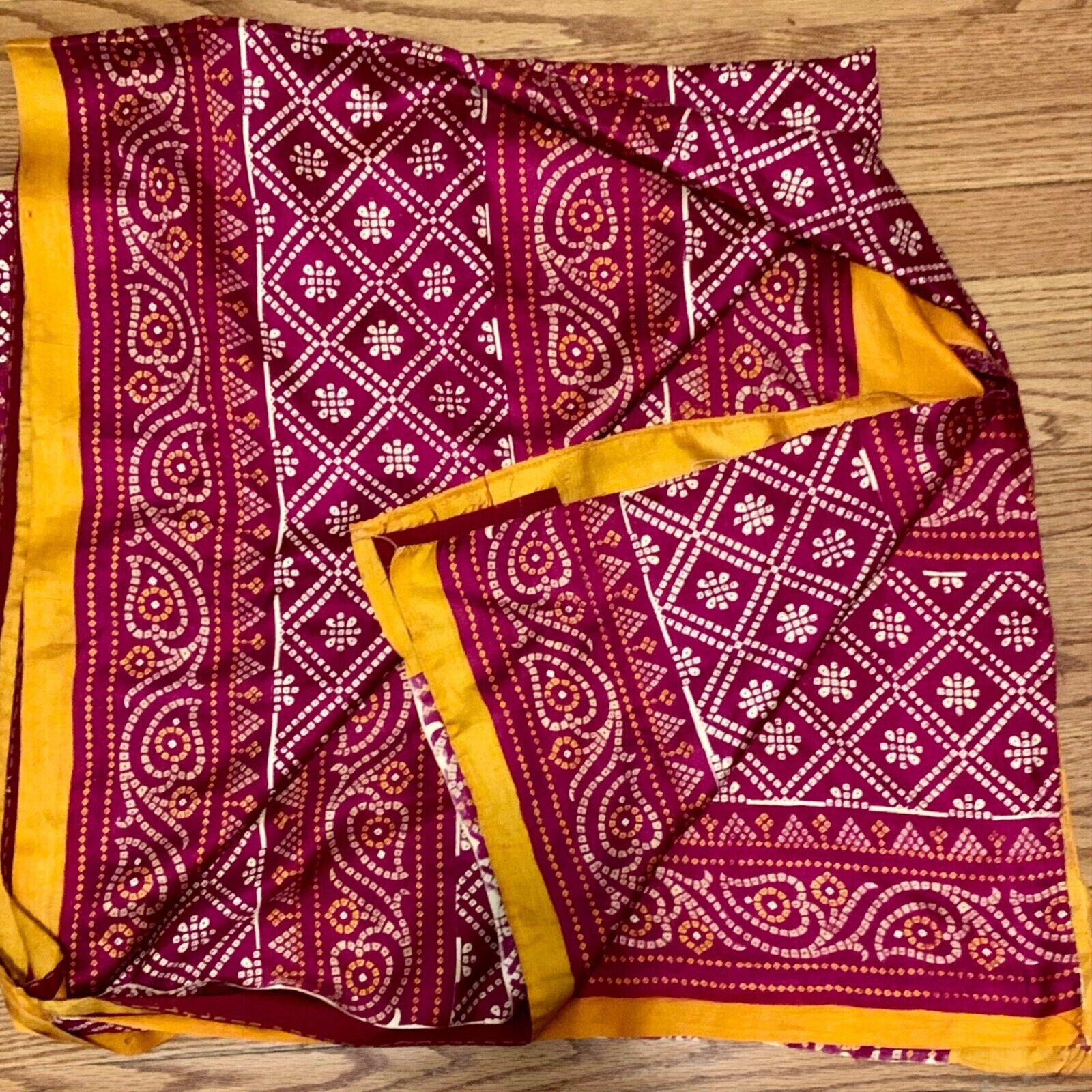 Traditional Indian Bandhani Saree With Maroon & Y… - image 1