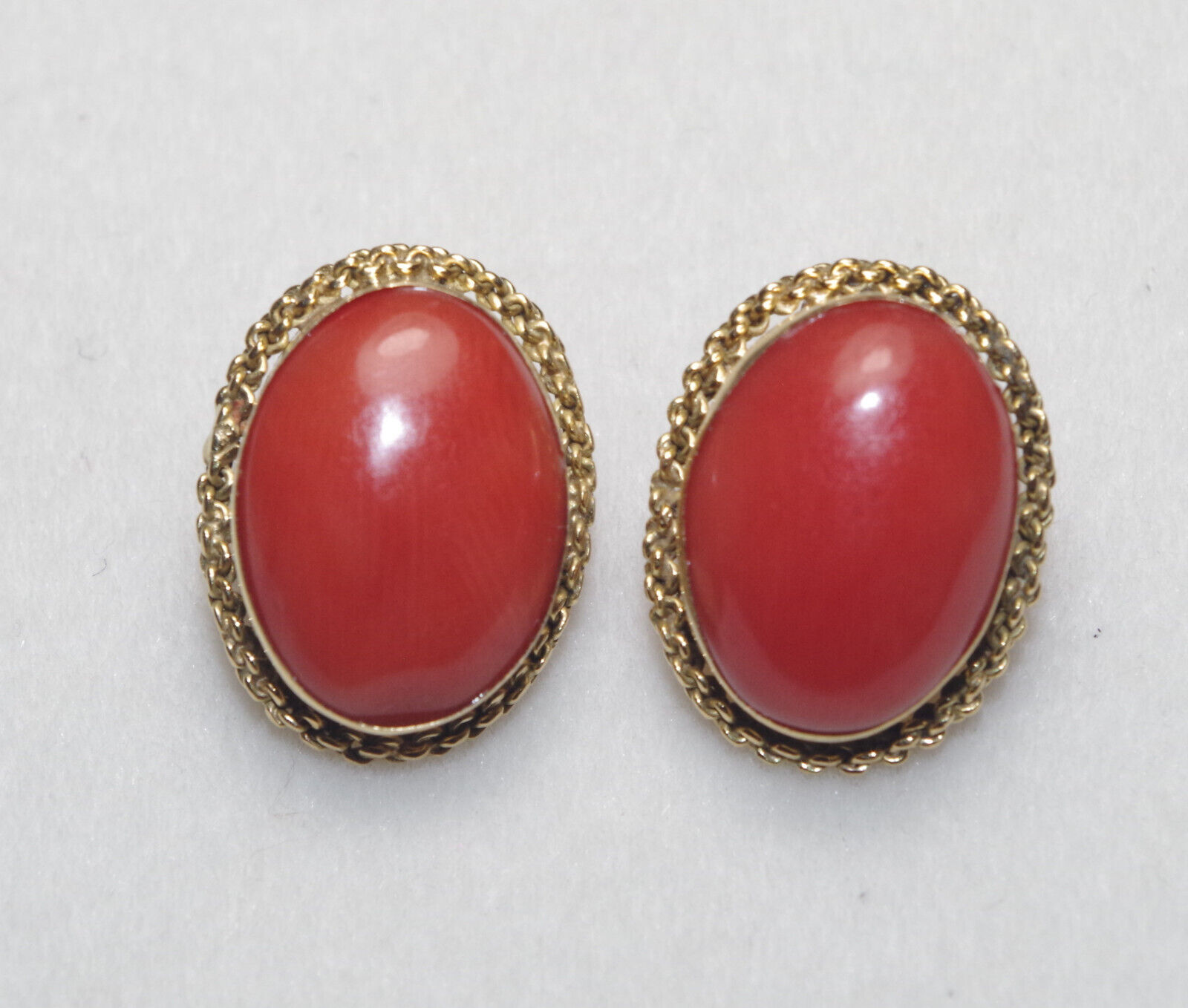 Antique 18K Italian Red Coral Large Dome 18 mm Be… - image 1