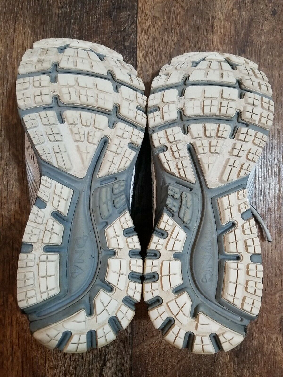 Brooks Ghost 10 Gray/White Cushion Neutral Runnin… - image 7