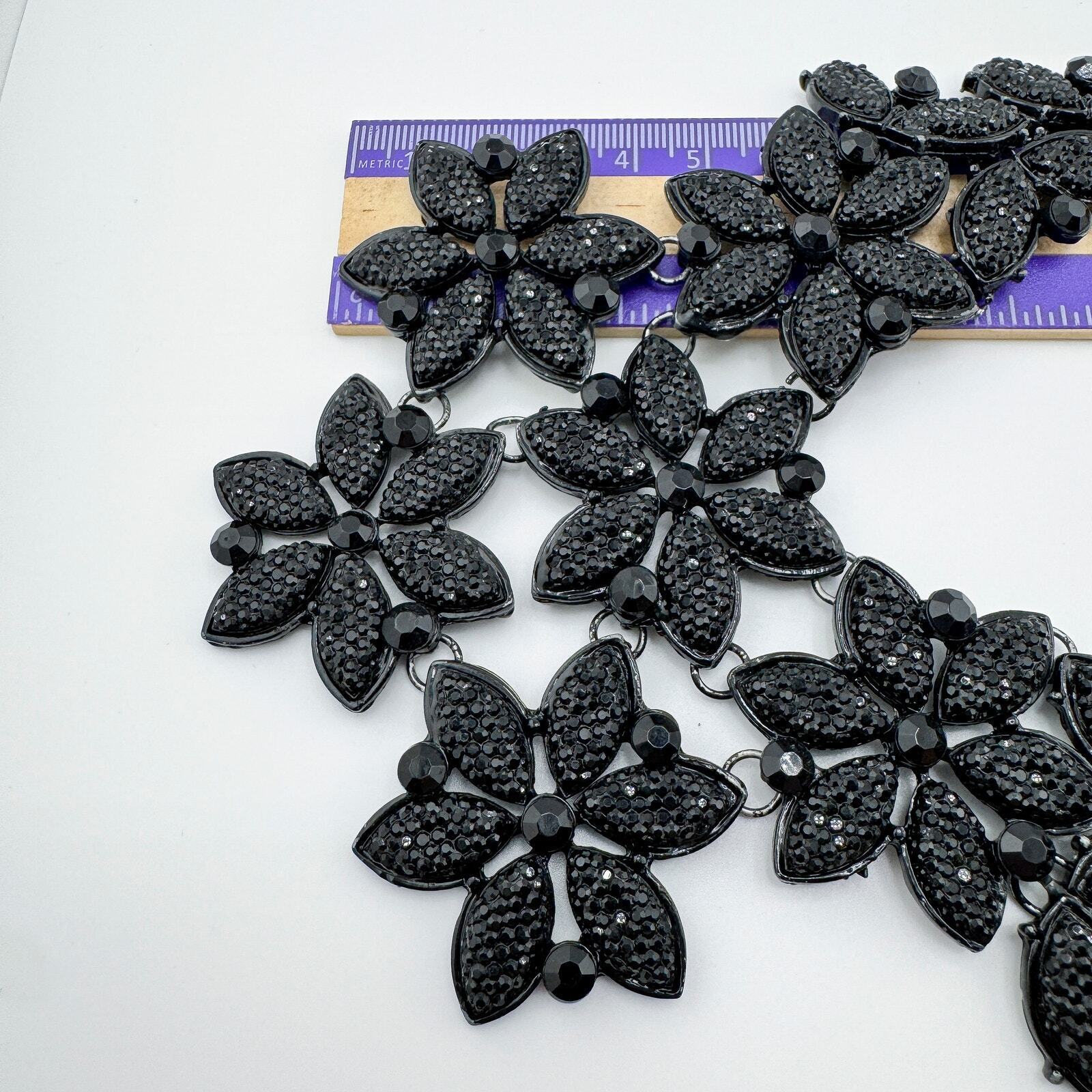 Vintage Monochromatic Flower Bib Necklace Gothic … - image 11