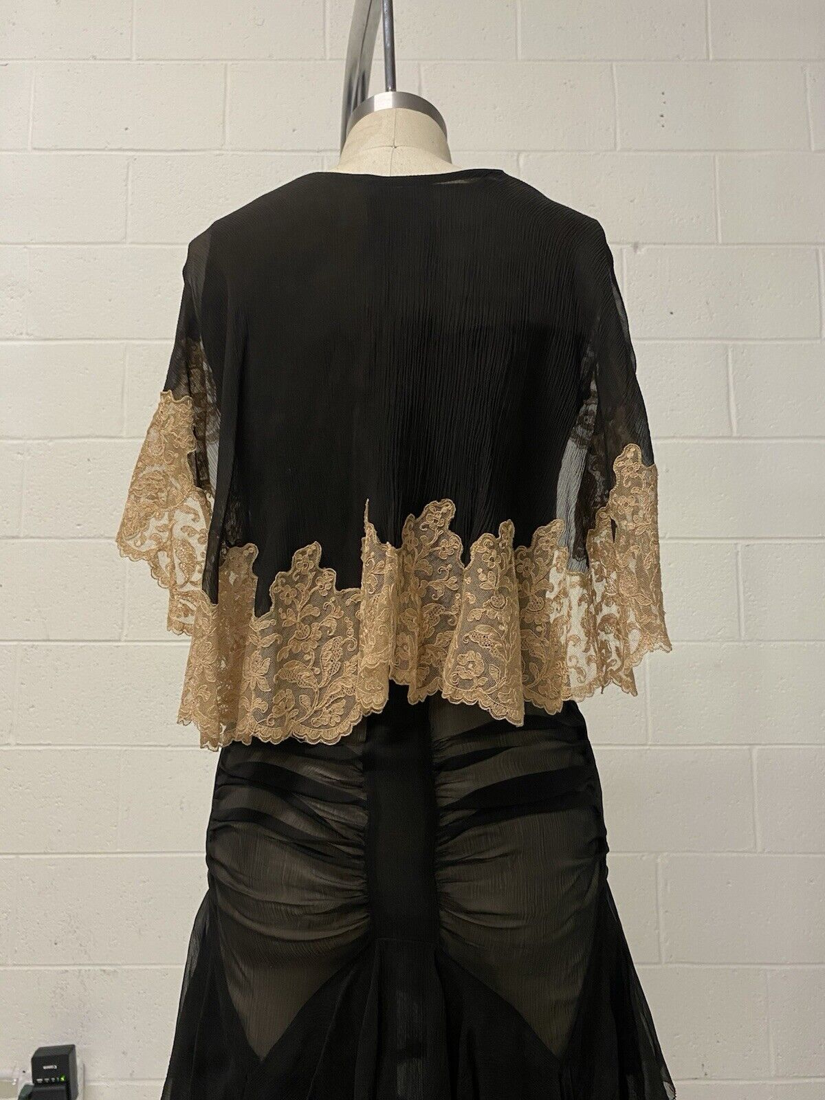 Antique BLACK CREPE SILK CHIFFON 20's 30’s DAY DR… - image 12