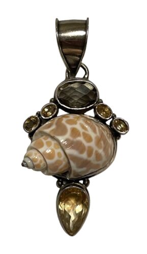 Exquisite Sterling Silver Large Quartz Shell Penda