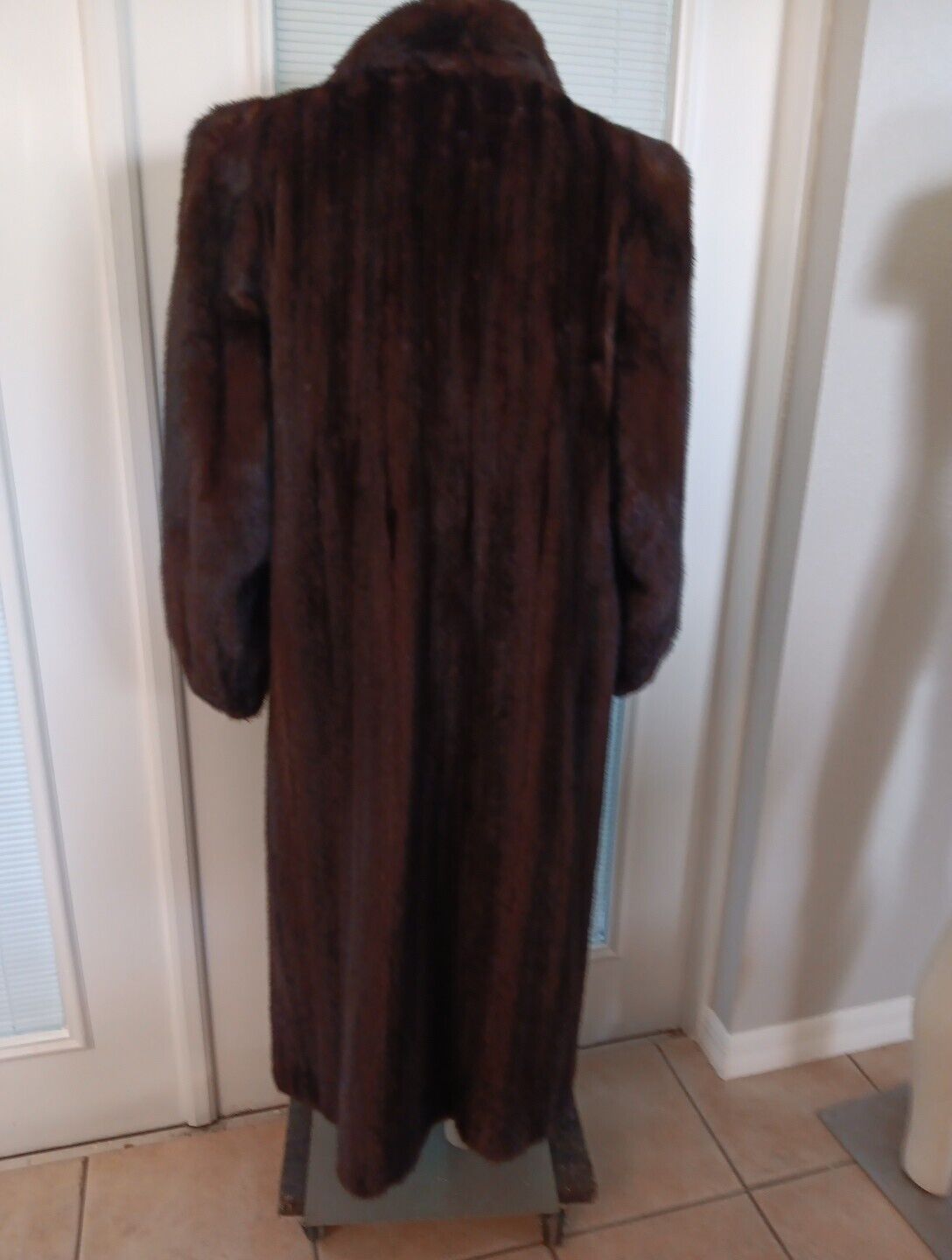 Finland Female Mink Coat size 16 mahogany vintage - image 9