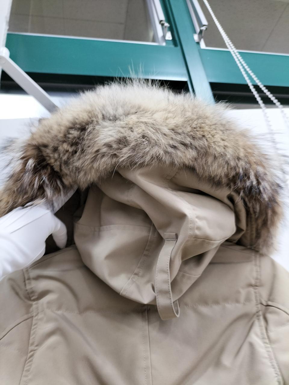 Canada Goose 2302Jl Mackenzie Parka - image 9