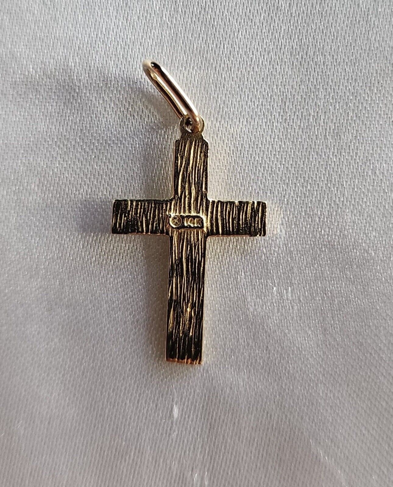 14k Gold Diamond Cut Cross Pendent - image 2