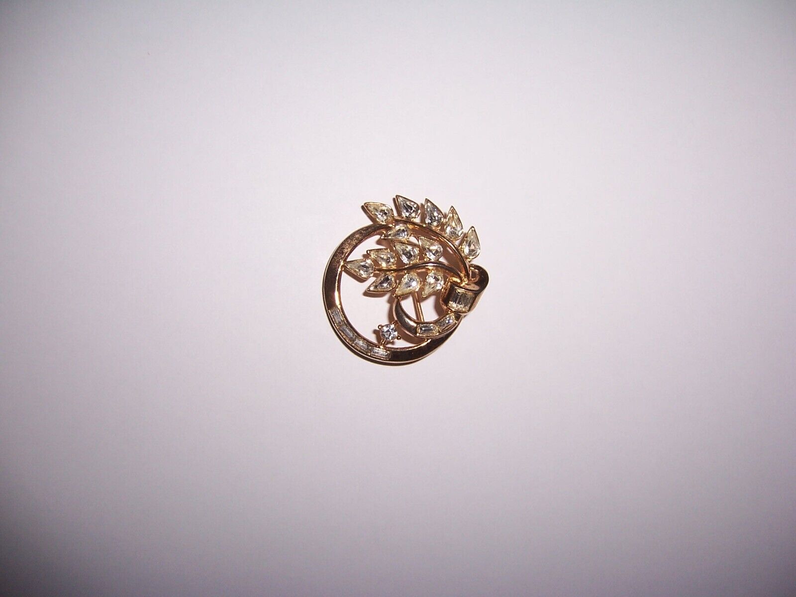 Beautiful Vintage Trifari "Bling" Pin - image 3